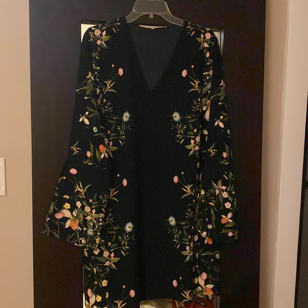 Rachel Roy  mini dress with flare sleeves- medium